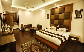 Hotel Parkway Deluxe Delhi