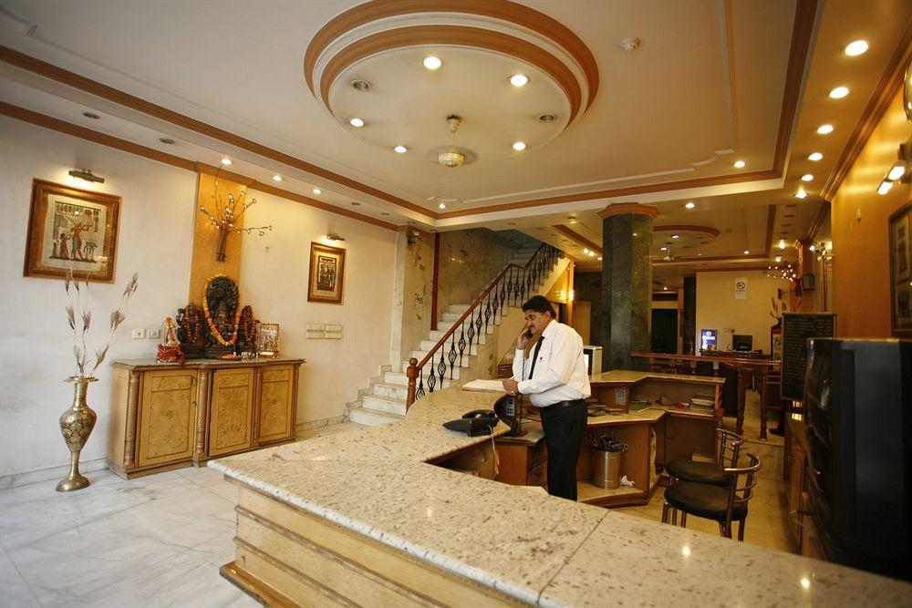 Hotel Parkway Deluxe New Delhi Interior photo
